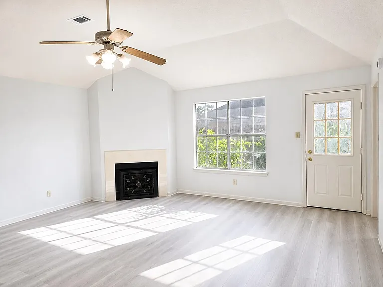 17006 Dusty Mill Dr E — Photo 7