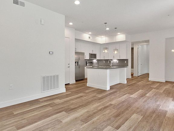 4th image of 6565 E Thomas Rd Unit 1098
