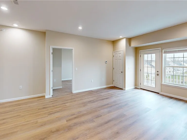 200 Mulcahy Blvd #12-B — Photo 4