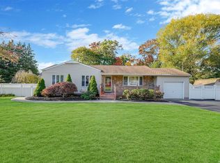 14 Kirk Ave, Ronkonkoma, NY 11779