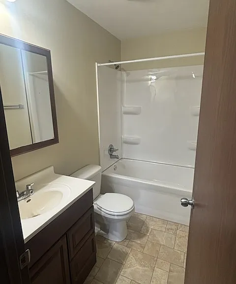 1902 Canterbury Dr #7 — Photo 11