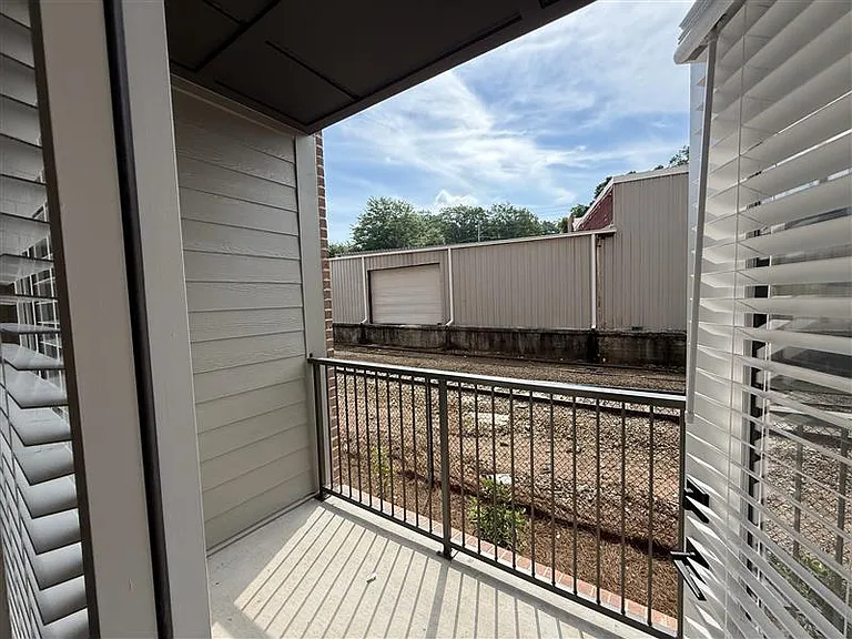 District on the Etowah Apartments — Photo 1186
