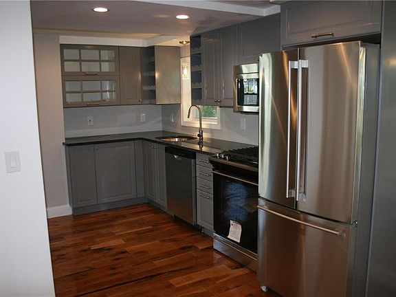 3rd image of 119 Doyle Ave #1