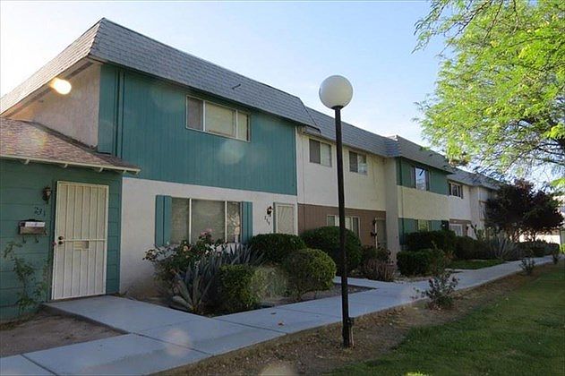 1st image of 229 Greenbriar Townhouse Way