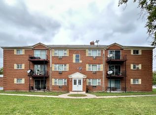 1004 S River Rd APT 203, Des Plaines, IL 60016