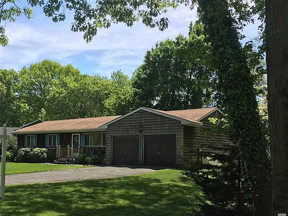 2nd image of 8 Irving St