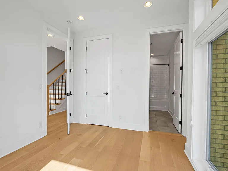 608 Hagan St — Photo 7