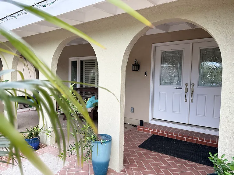 8342 Castilian Dr — Photo 25