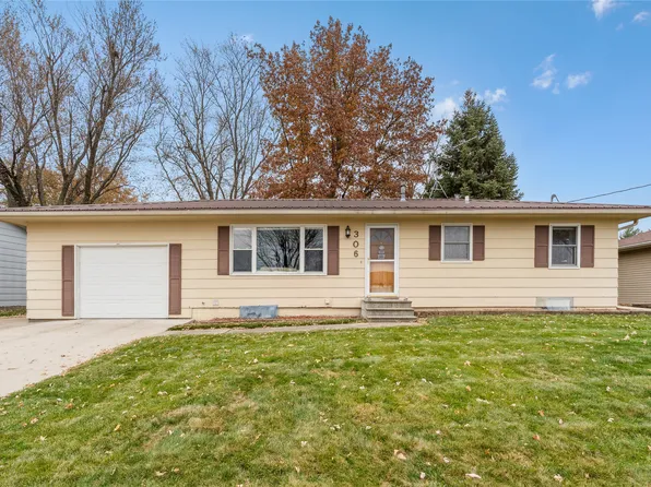 306 W Jackson St, Knoxville, IA 50138