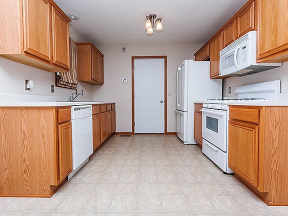4th image of 3020 Stralow Ln