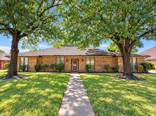 1128 Post Oak Ln, Desoto, TX 75115