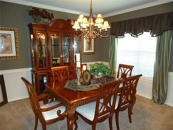 4th image of 2604 Pinto Dr