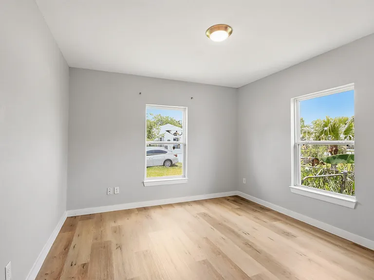 10430 Wiggins St — Photo 23
