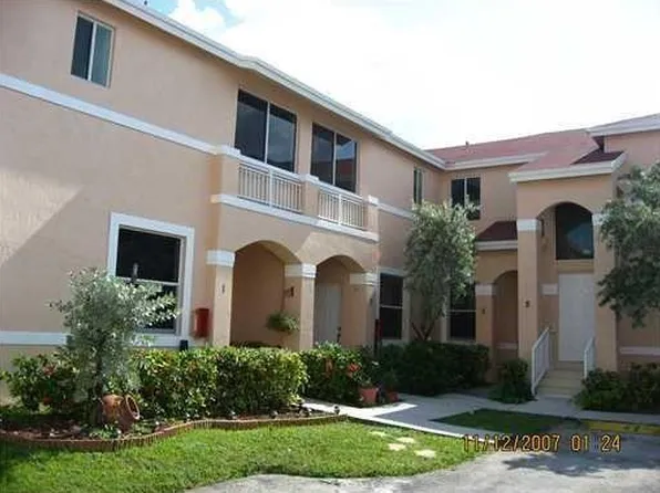810 NE 212th Ter #2, Miami, FL 33179