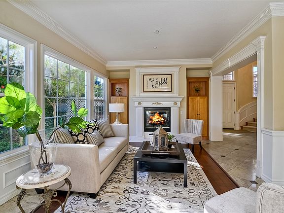 3rd image of 753 Cypress Hills Dr