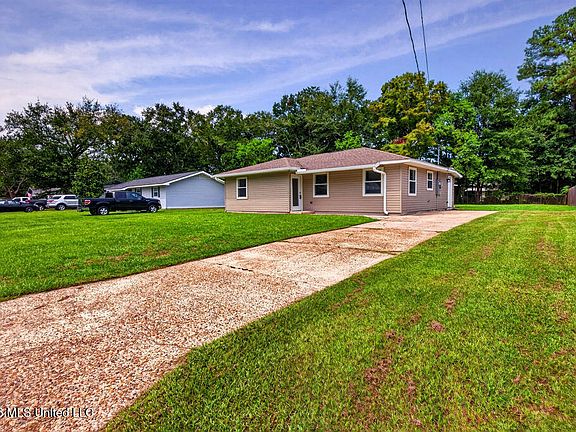 3rd image of 328 Teringo Cir