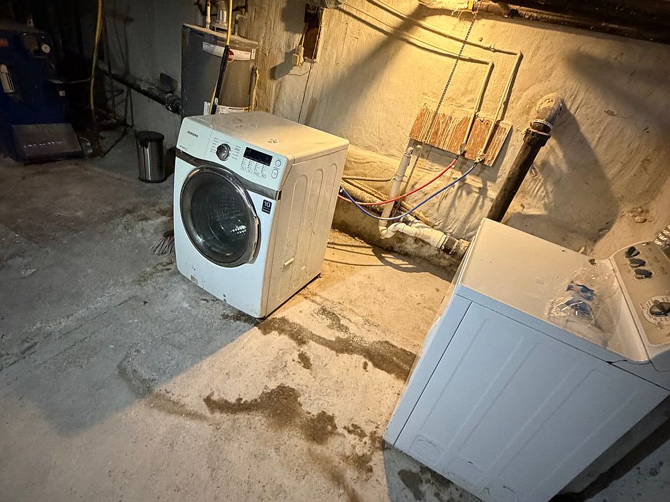 1st image of 302 W Cottage Pl APT 1