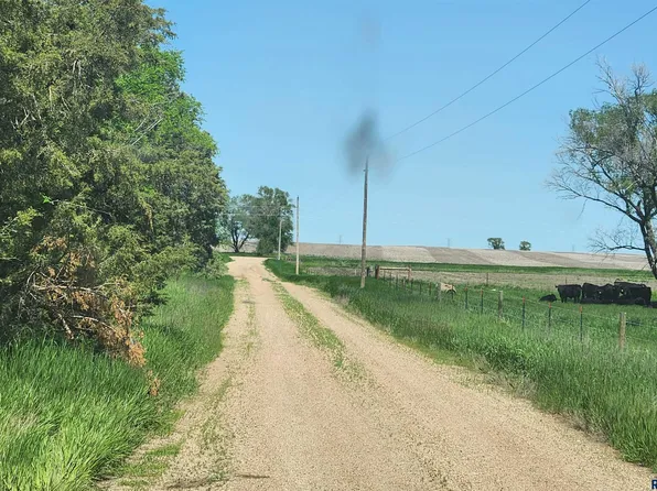 36649 271st St, Platte, SD 57369