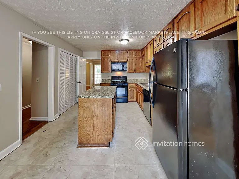 1465 Lake Lucerne Rd SW — Photo 9