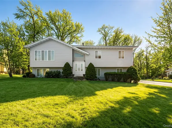 20 Mountainview Avenue, Airmont, NY 10901