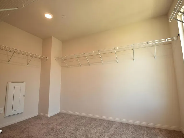 656 Martina St — Photo 8