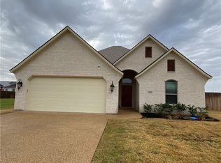 2917 Goldberg Dr, Bryan, TX 77808