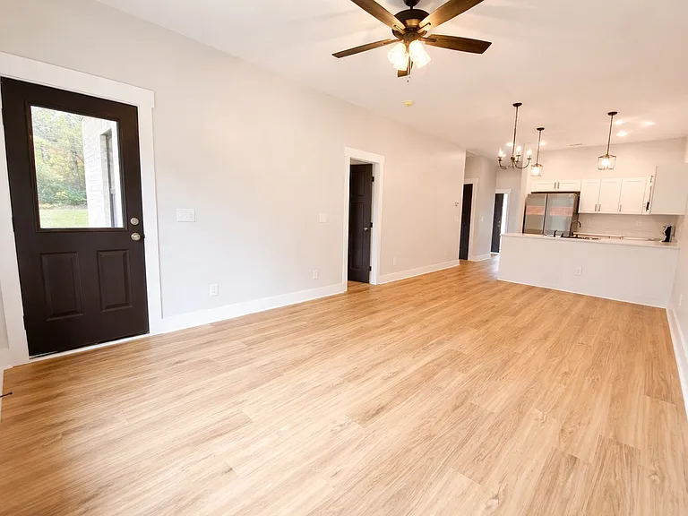 109 Aurora Dr #B — Photo 10