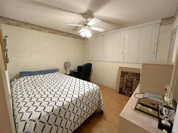9501 Seagrape Dr APT 305, Davie, FL 33324