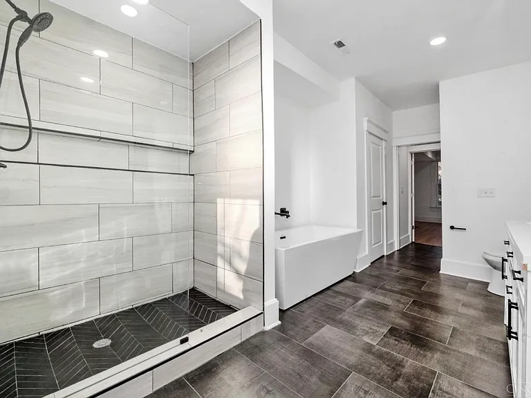 2321 W McMicken Ave — Photo 12
