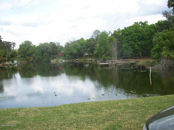 2nd image of 200 Lakeview Dr