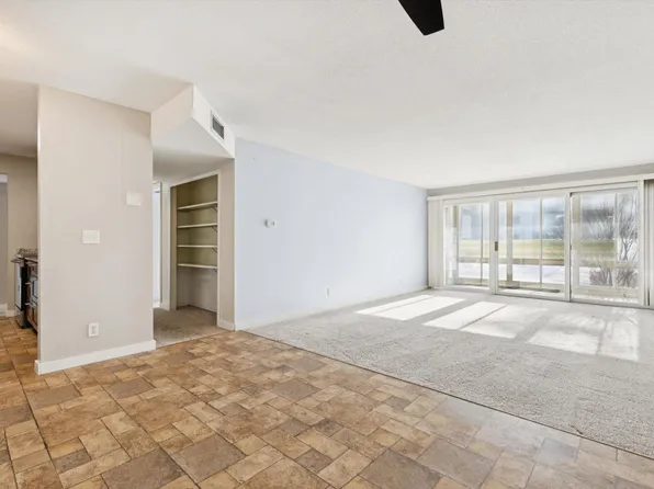 130 Demont Ave E APT 142, Little Canada, MN 55117