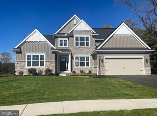 32 E Mulberry Hill Rd, Carlisle, PA 17013