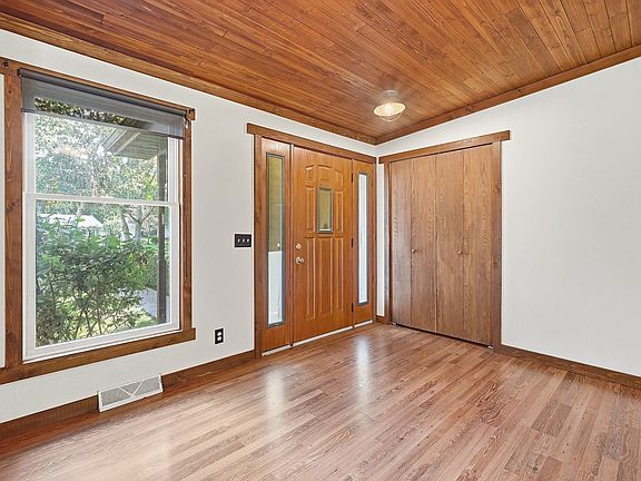 5th image of 35630 Linden Ln