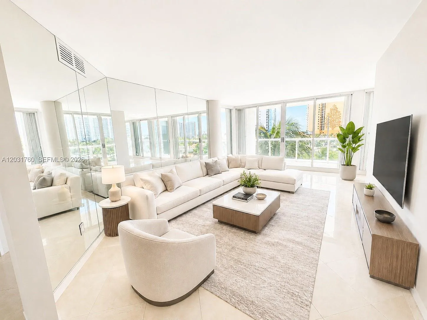 Oceania Iv Condo — Photo 2