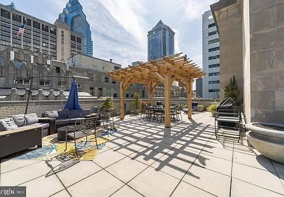 5th image of 1600 Arch St #18-1801