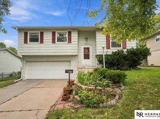 9023 Grand Ave, Omaha, NE 68134