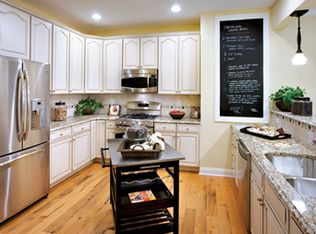 626 Regency Dr, Fishkill, NY 12524