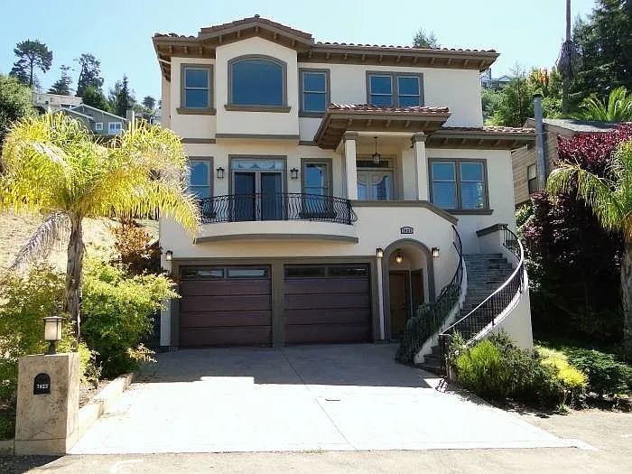 7023 Broadway Ter — Photo 1