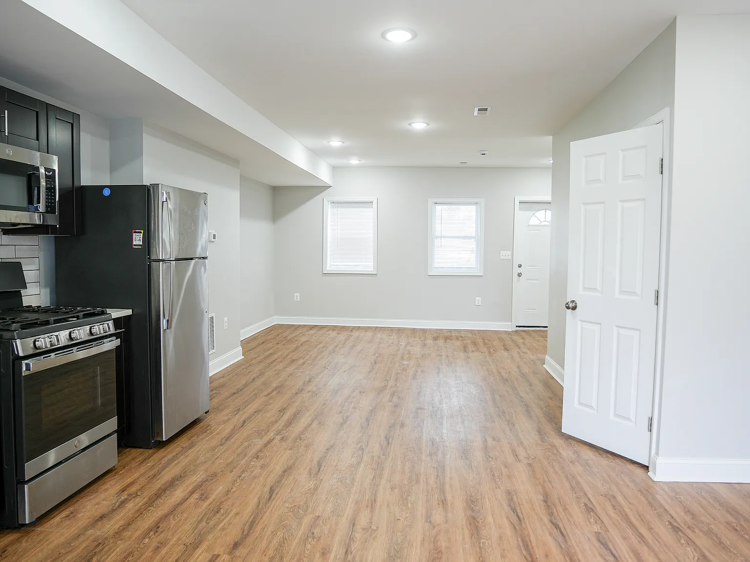 3 bed, 2.0 bath, $2,000 — Photo 4
