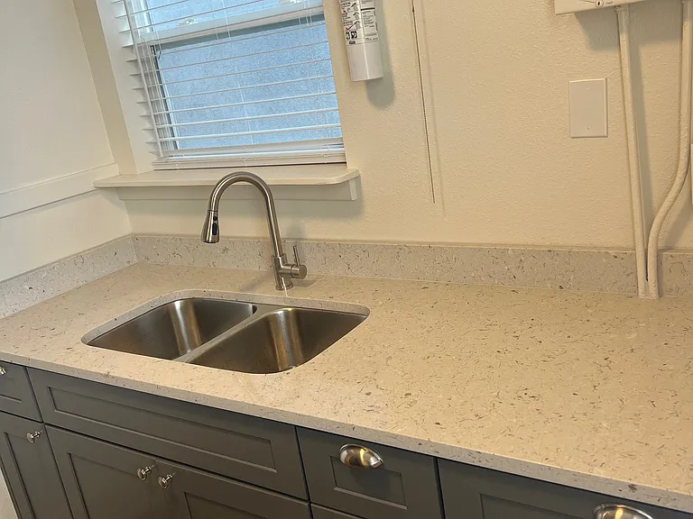 1237 Commerce Ave #6 — Photo 9