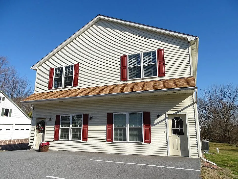 3 bed, 1.5 bath, $1,795 — Photo 1