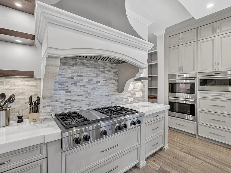 2425 Delmar Pl — Photo 20