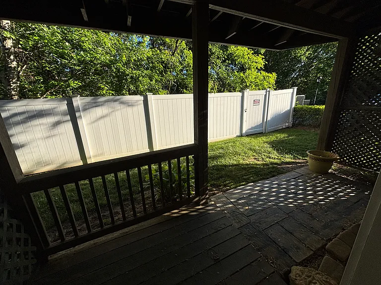 1045 Glenwood Station Ln — Photo 16