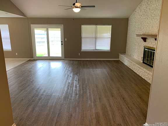 3rd image of 1120 Tumbleweed Dr