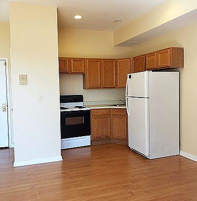 4th image of 248 Hancock St #4B