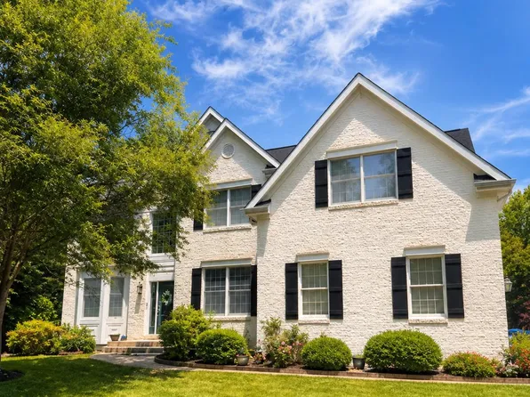 12 Millington Ct, Columbus, NJ 08022