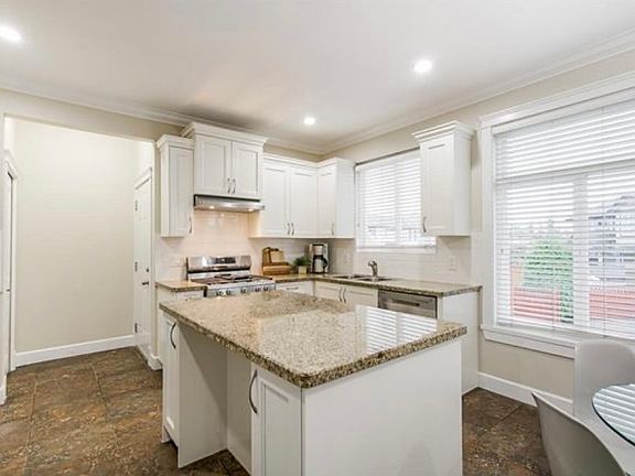4th image of 7225 202a St