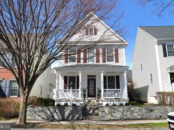 304 Merchant Ave, Mount Joy, PA 17552
