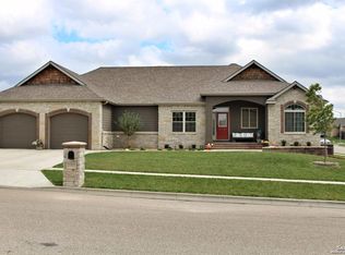 2207 Brookefield Dr, Salina, KS 67401