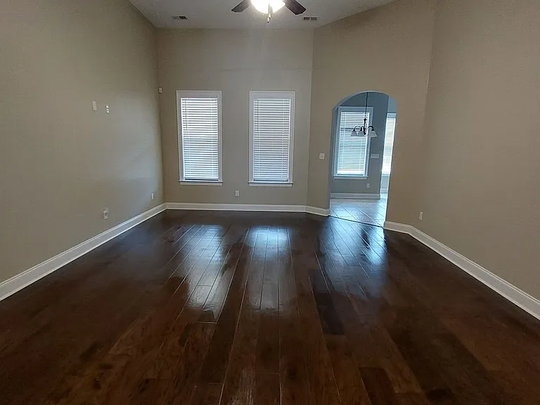 5285 Hurt Rd — Photo 3